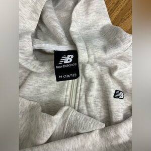 Youth medium, new balance, zip up